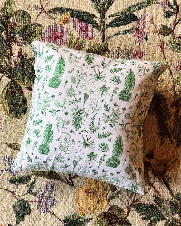 Hawaiian plants botanical vintage print pillowcase. Inspired by antique prints and wallpaper, this pillowcase allows your to bring the beauty of Hawaiian flora into your home.
